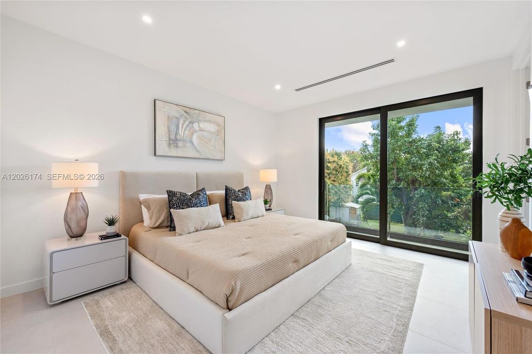 En Venta: $1,095,000 (3 camas, 3 baños, 1691 Pies cuadrados)