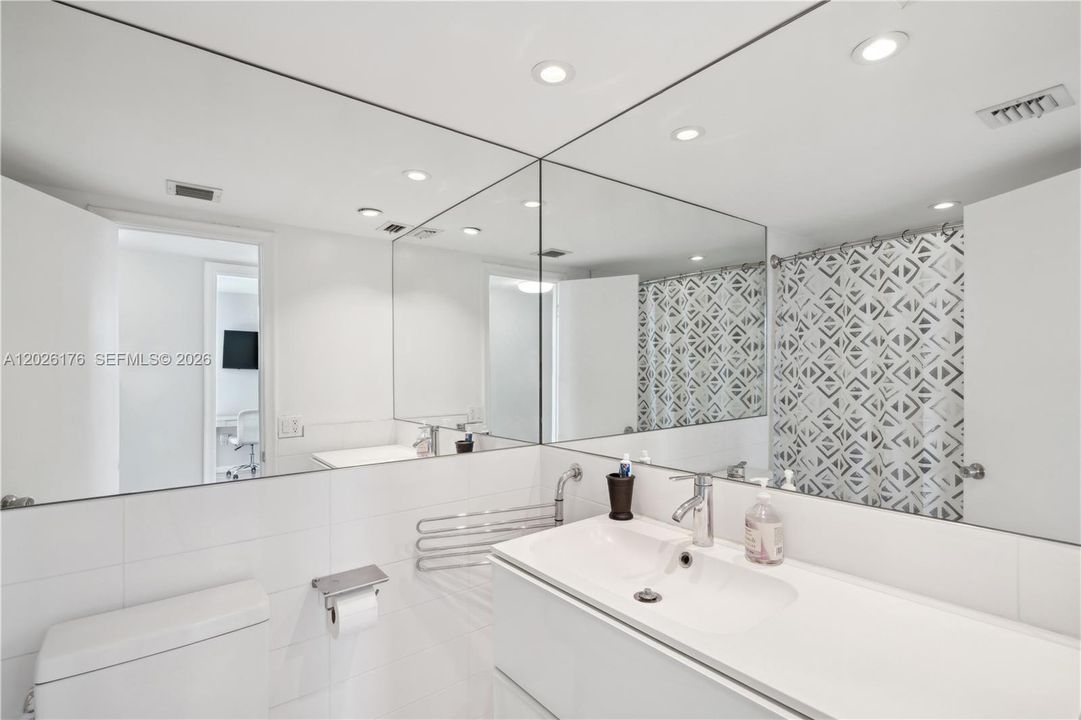 For Rent: $3,500 (2 beds, 2 baths, 1266 Square Feet)