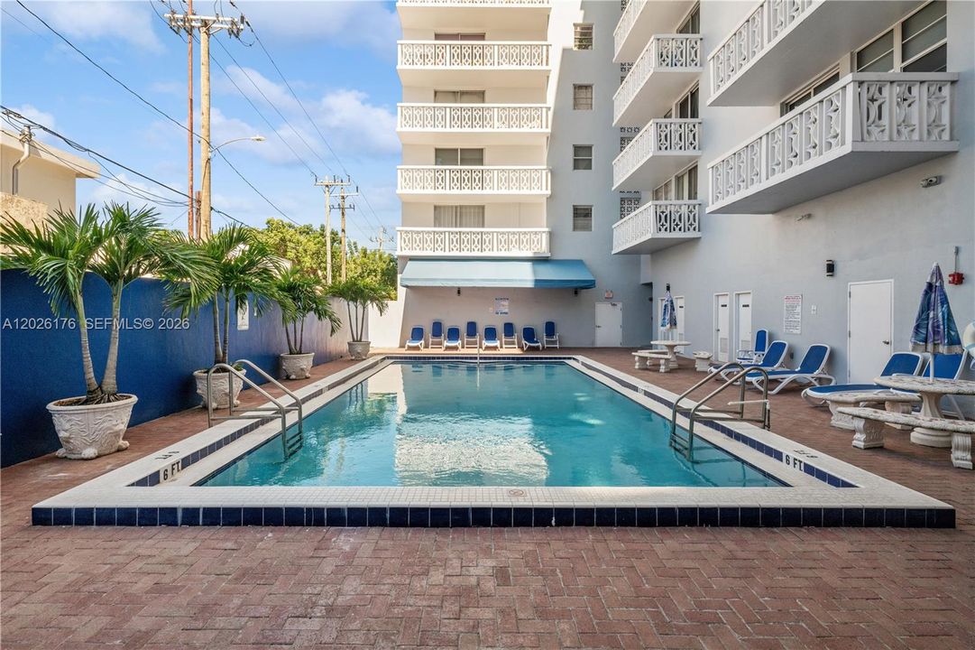 For Rent: $3,500 (2 beds, 2 baths, 1266 Square Feet)