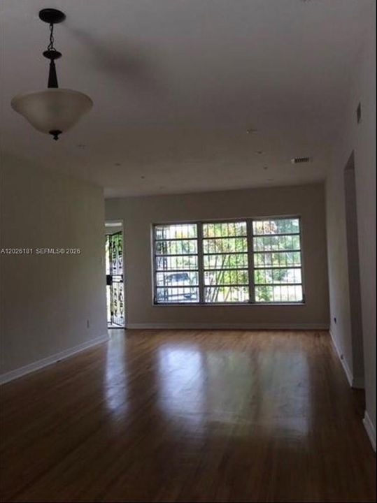 For Sale: $650,000 (3 beds, 2 baths, 1624 Square Feet)