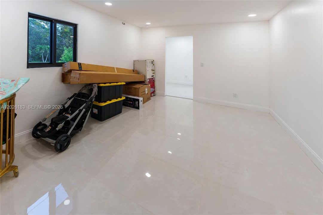 For Sale: $1,175,000 (4 beds, 3 baths, 2724 Square Feet)