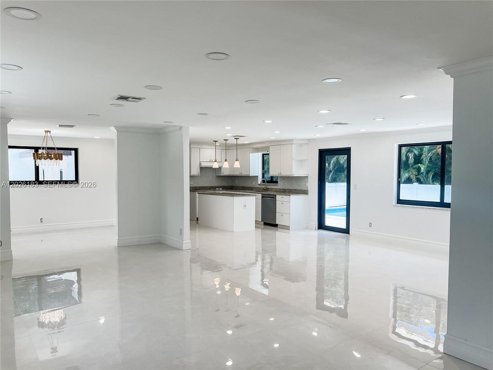 For Sale: $1,175,000 (4 beds, 3 baths, 2724 Square Feet)