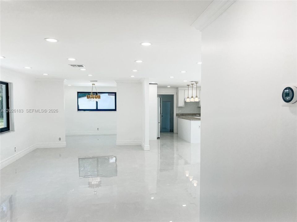 For Sale: $1,175,000 (4 beds, 3 baths, 2724 Square Feet)