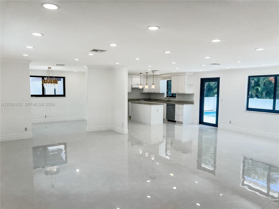 For Sale: $1,175,000 (4 beds, 3 baths, 2724 Square Feet)