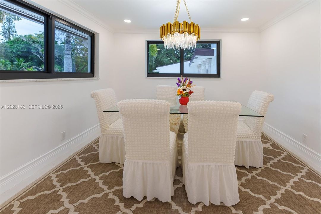 For Sale: $1,175,000 (4 beds, 3 baths, 2724 Square Feet)