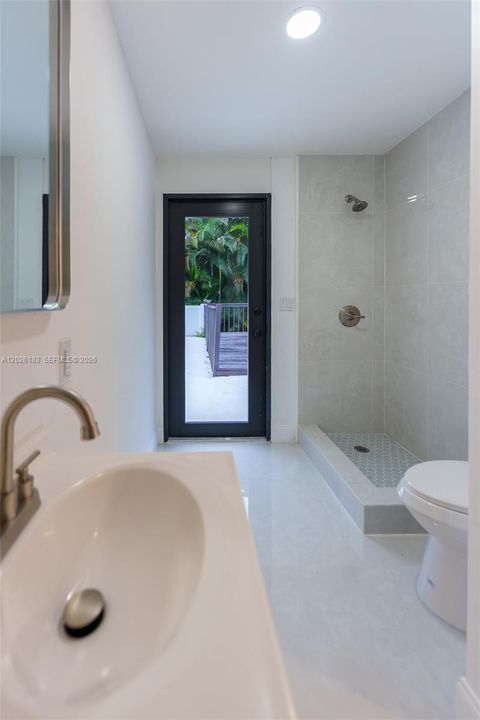 For Sale: $1,175,000 (4 beds, 3 baths, 2724 Square Feet)
