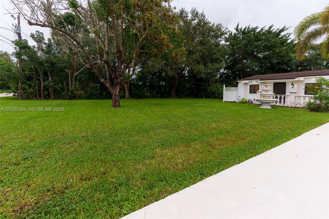 For Sale: $1,175,000 (4 beds, 3 baths, 2724 Square Feet)
