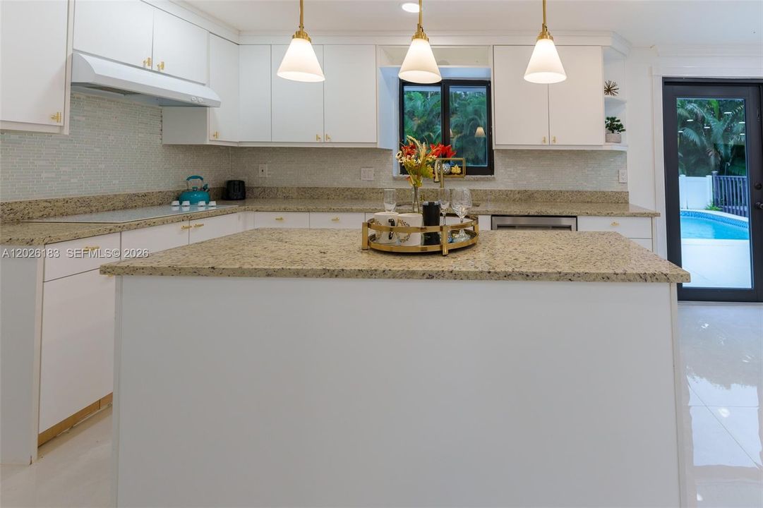 For Sale: $1,175,000 (4 beds, 3 baths, 2724 Square Feet)