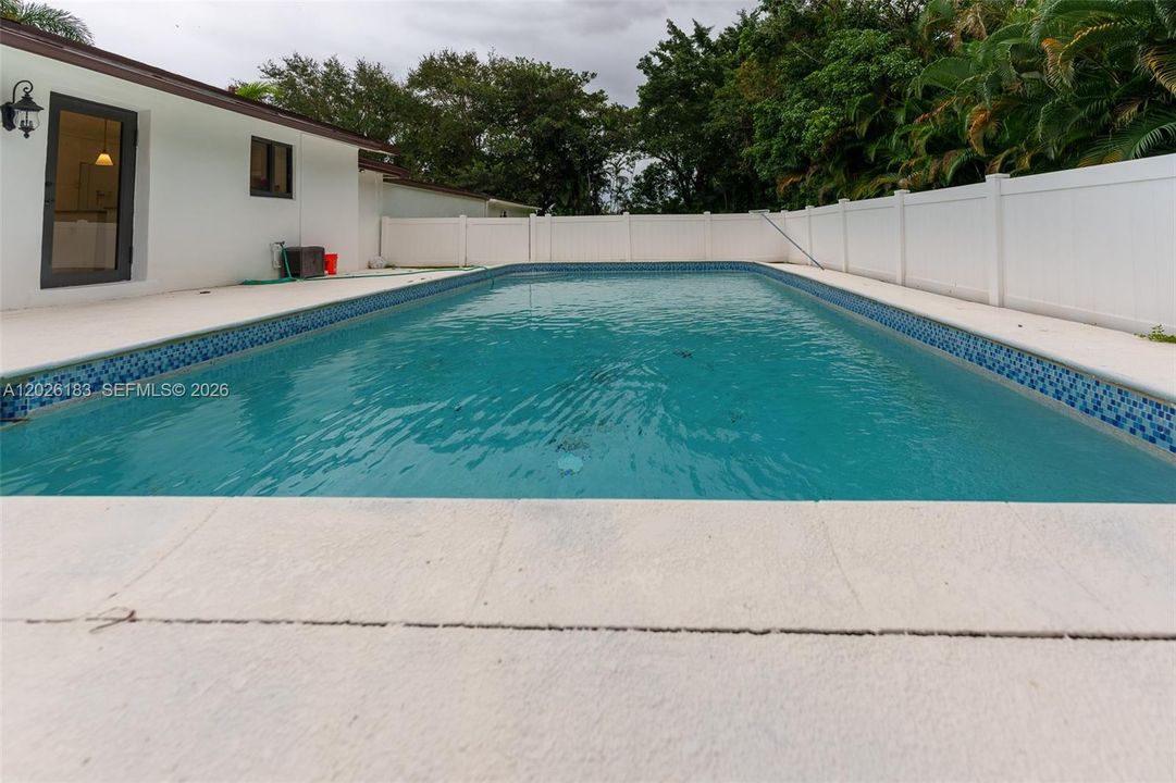 For Sale: $1,175,000 (4 beds, 3 baths, 2724 Square Feet)