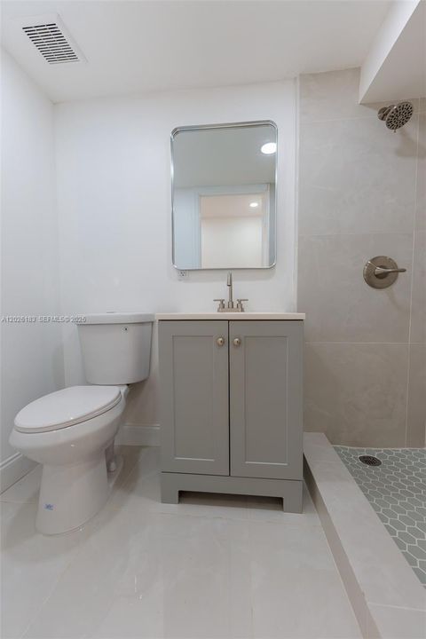 For Sale: $1,175,000 (4 beds, 3 baths, 2724 Square Feet)