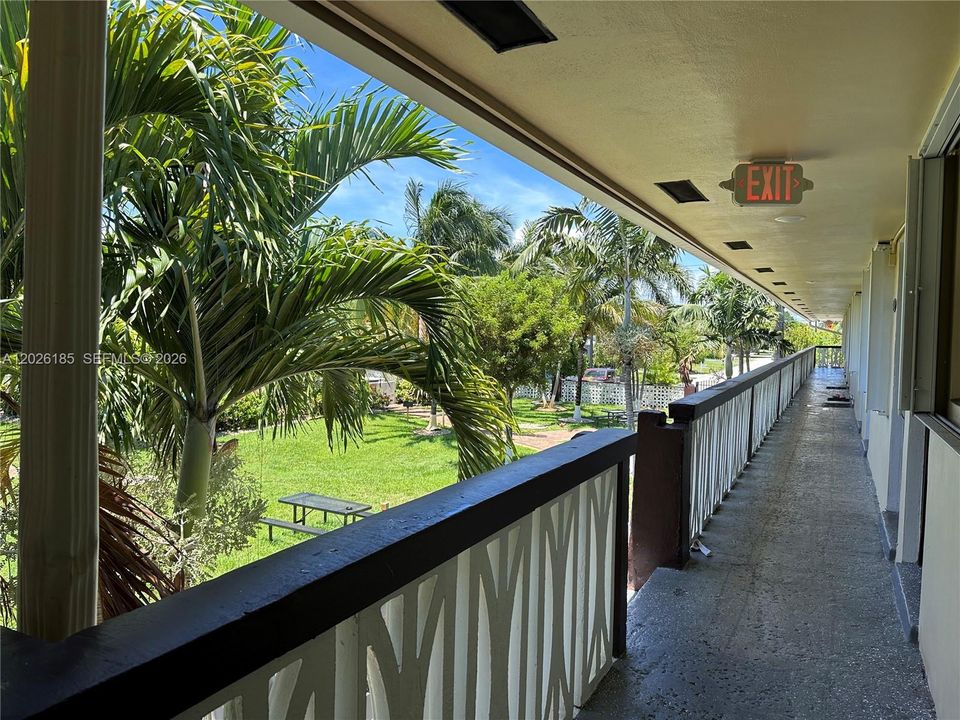 Active With Contract: $1,595 (1 beds, 1 baths, 0 Square Feet)