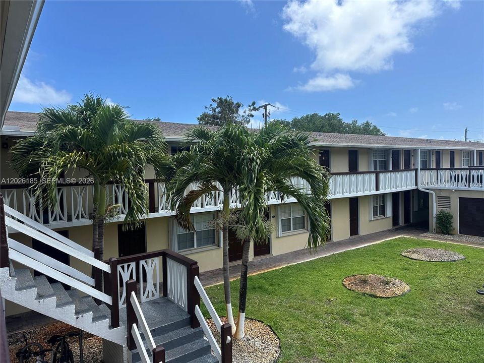Active With Contract: $1,595 (1 beds, 1 baths, 0 Square Feet)