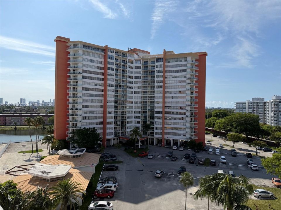For Rent: $1,700 (1 beds, 1 baths, 801 Square Feet)