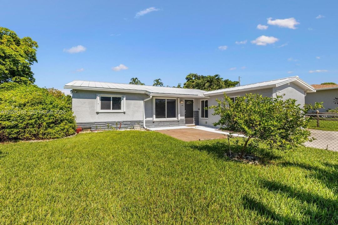 For Rent: $5,000 (4 beds, 3 baths, 1614 Square Feet)
