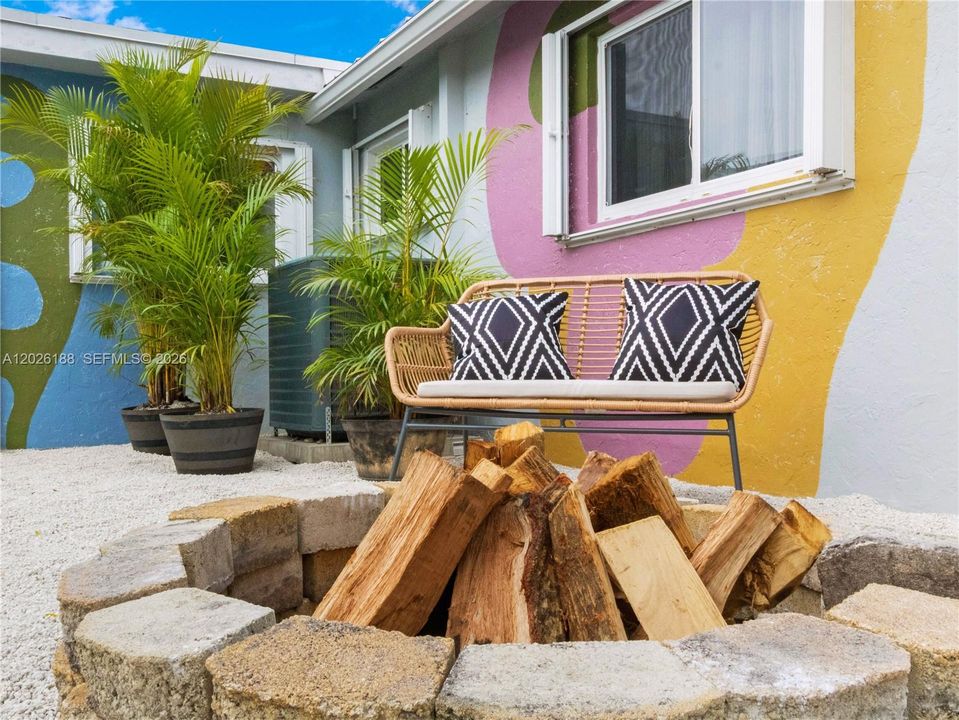 For Rent: $5,000 (4 beds, 3 baths, 1614 Square Feet)