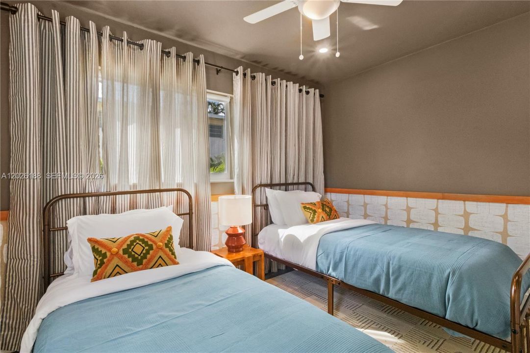 For Rent: $5,000 (4 beds, 3 baths, 1614 Square Feet)