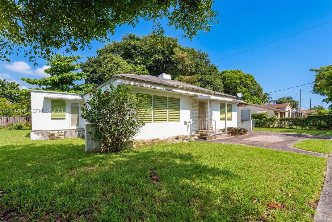 For Sale: $599,500 (2 beds, 2 baths, 1194 Square Feet)