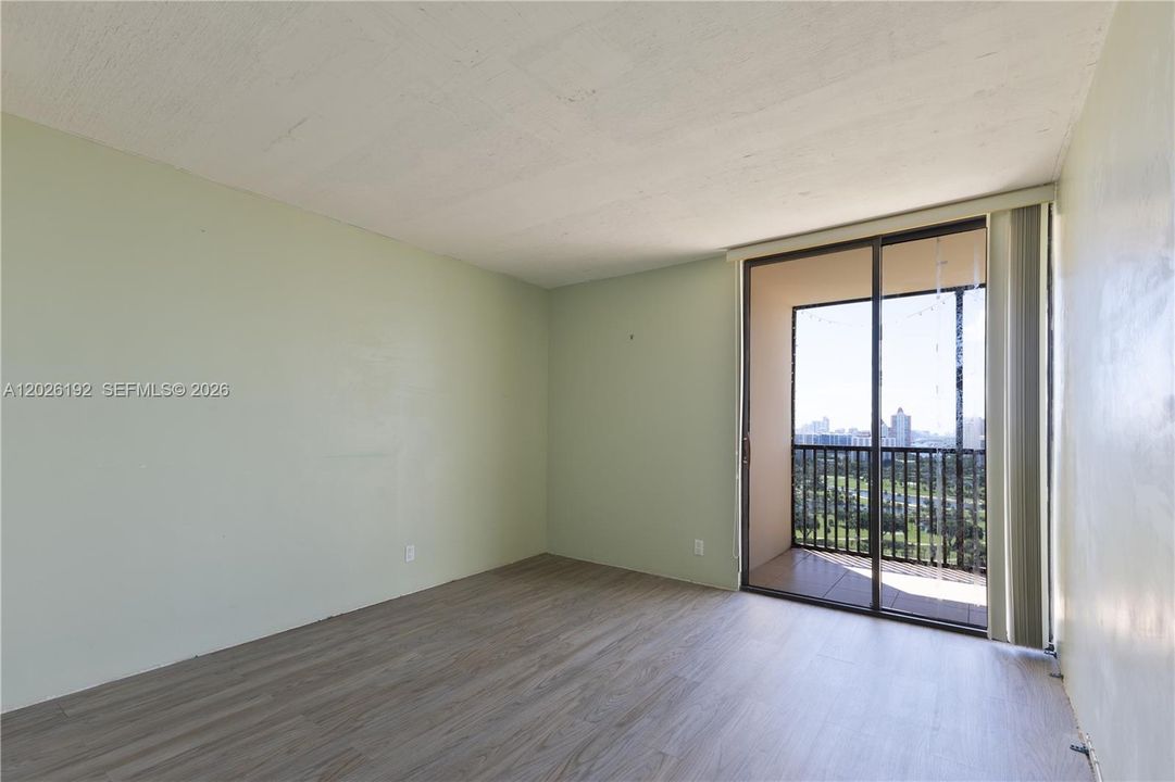 Active With Contract: $294,500 (2 beds, 2 baths, 1313 Square Feet)