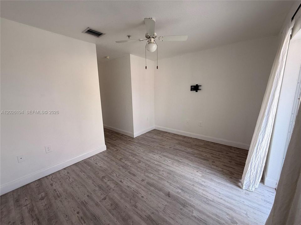 For Rent: $2,699 (3 beds, 2 baths, 1182 Square Feet)