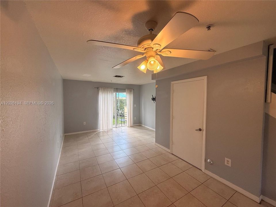 For Rent: $2,699 (3 beds, 2 baths, 1182 Square Feet)