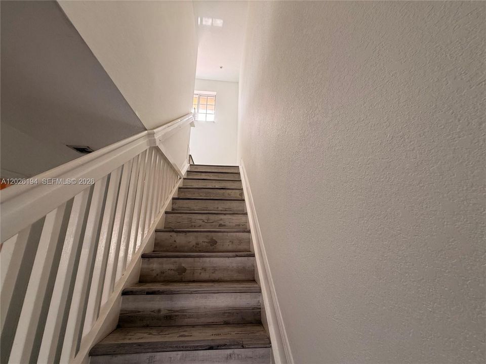 For Rent: $2,699 (3 beds, 2 baths, 1182 Square Feet)