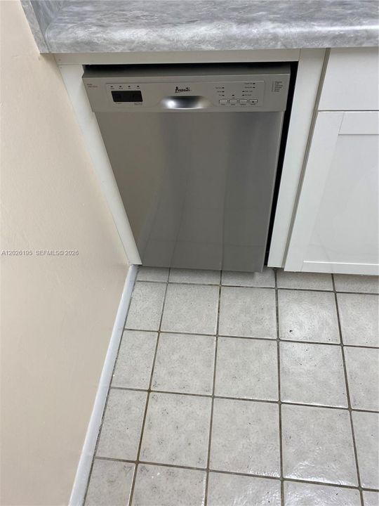 For Rent: $2,500 (2 beds, 2 baths, 1259 Square Feet)