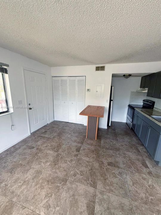 For Rent: $1,600 (1 beds, 1 baths, 600 Square Feet)