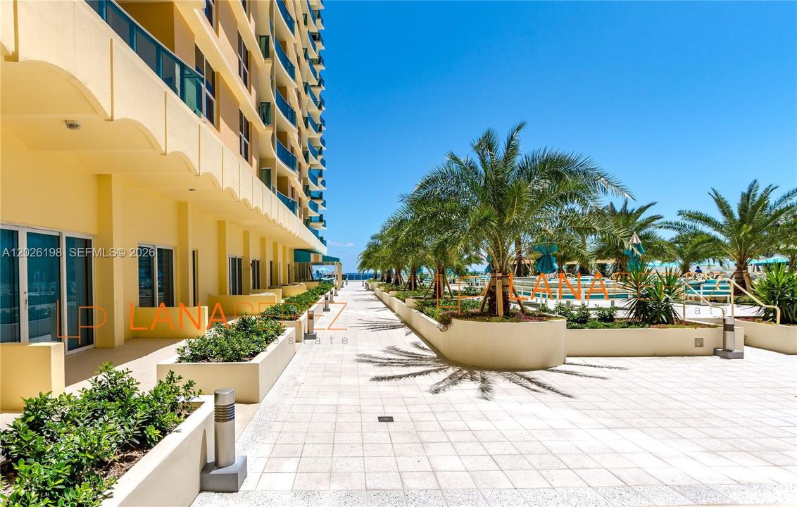 For Rent: $2,950 (1 beds, 1 baths, 835 Square Feet)