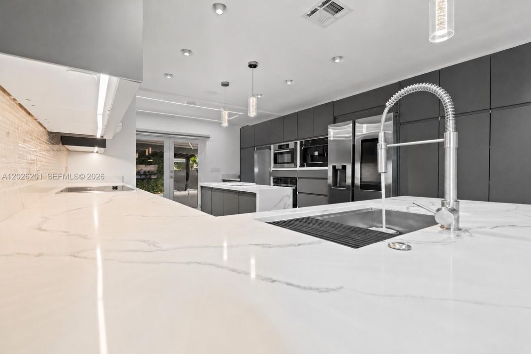 For Sale: $799,000 (3 beds, 2 baths, 1500 Square Feet)