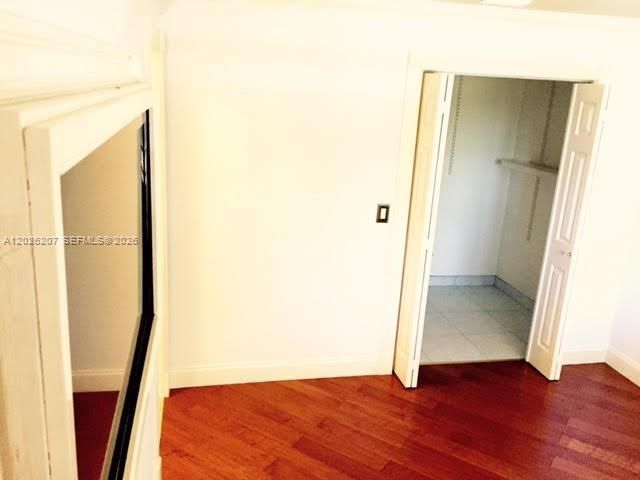 В аренду: $1,750 (2 спален, 1 ванн, 830 Квадратных фут)