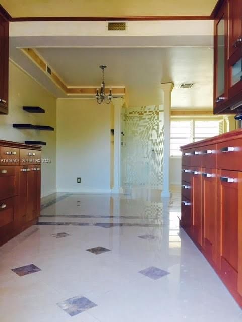 В аренду: $1,750 (2 спален, 1 ванн, 830 Квадратных фут)