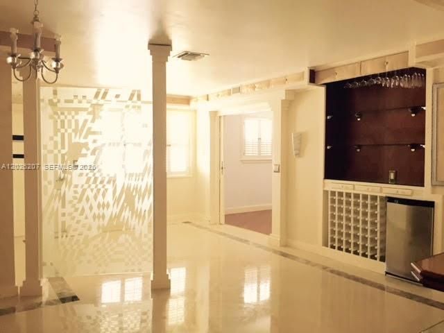 В аренду: $1,750 (2 спален, 1 ванн, 830 Квадратных фут)