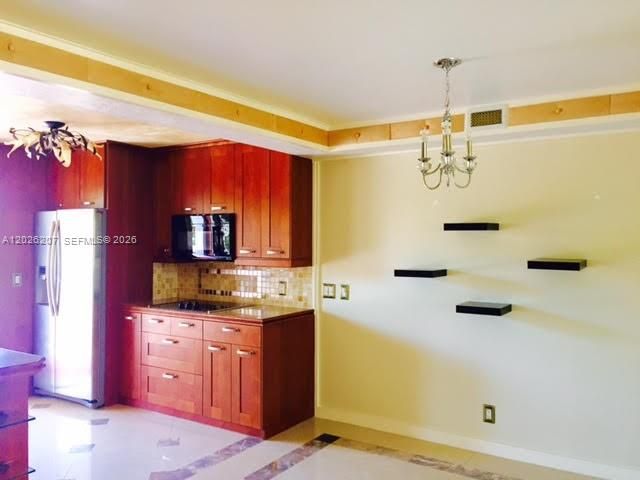 В аренду: $1,750 (2 спален, 1 ванн, 830 Квадратных фут)