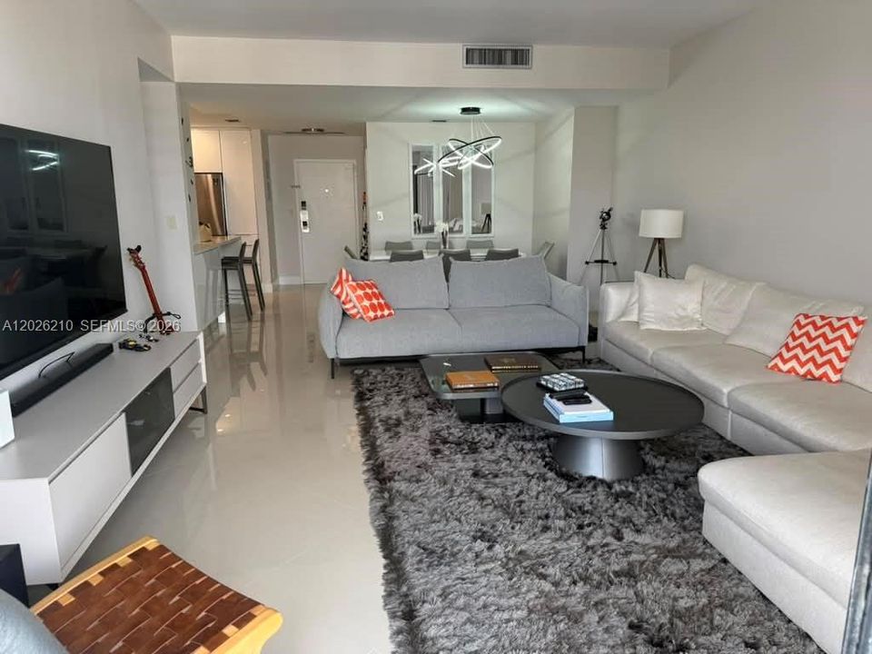 For Rent: $4,500 (2 beds, 2 baths, 1280 Square Feet)