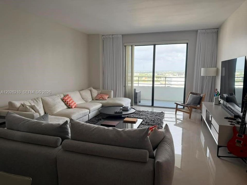 For Rent: $4,500 (2 beds, 2 baths, 1280 Square Feet)