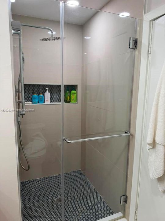 For Rent: $4,500 (2 beds, 2 baths, 1280 Square Feet)
