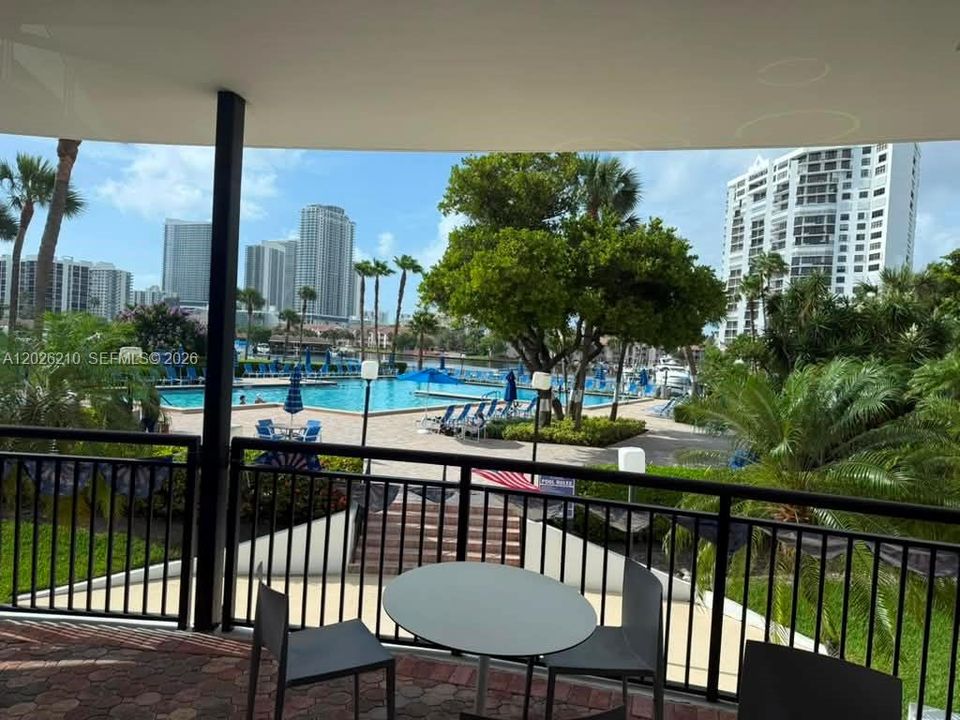 For Rent: $4,500 (2 beds, 2 baths, 1280 Square Feet)