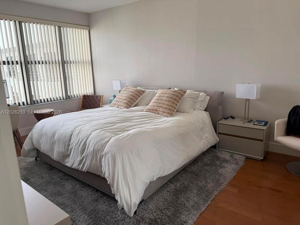 For Rent: $4,500 (2 beds, 2 baths, 1280 Square Feet)