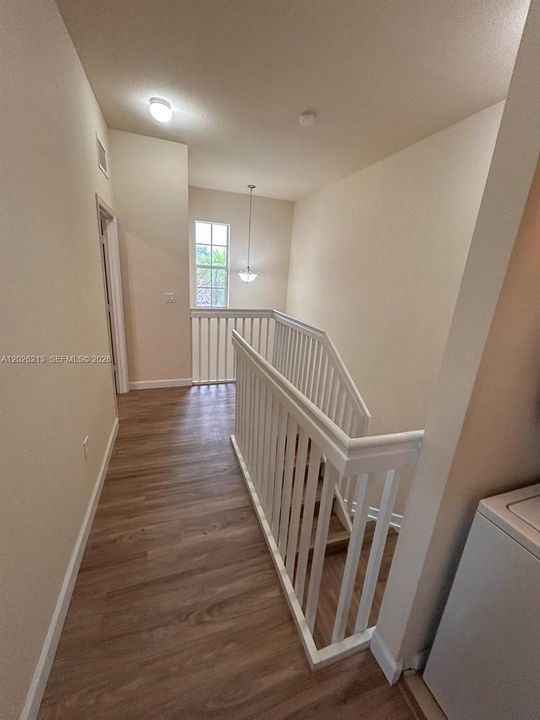 В аренду: $2,700 (3 спален, 3 ванн, 1459 Квадратных фут)