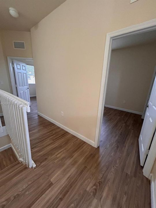 В аренду: $2,700 (3 спален, 3 ванн, 1459 Квадратных фут)