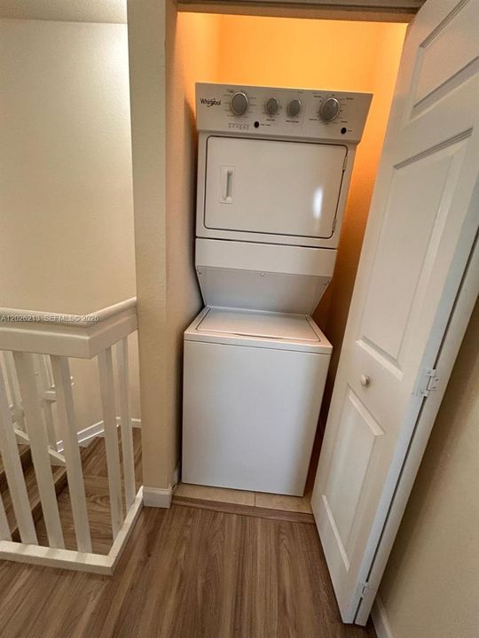 В аренду: $2,700 (3 спален, 3 ванн, 1459 Квадратных фут)