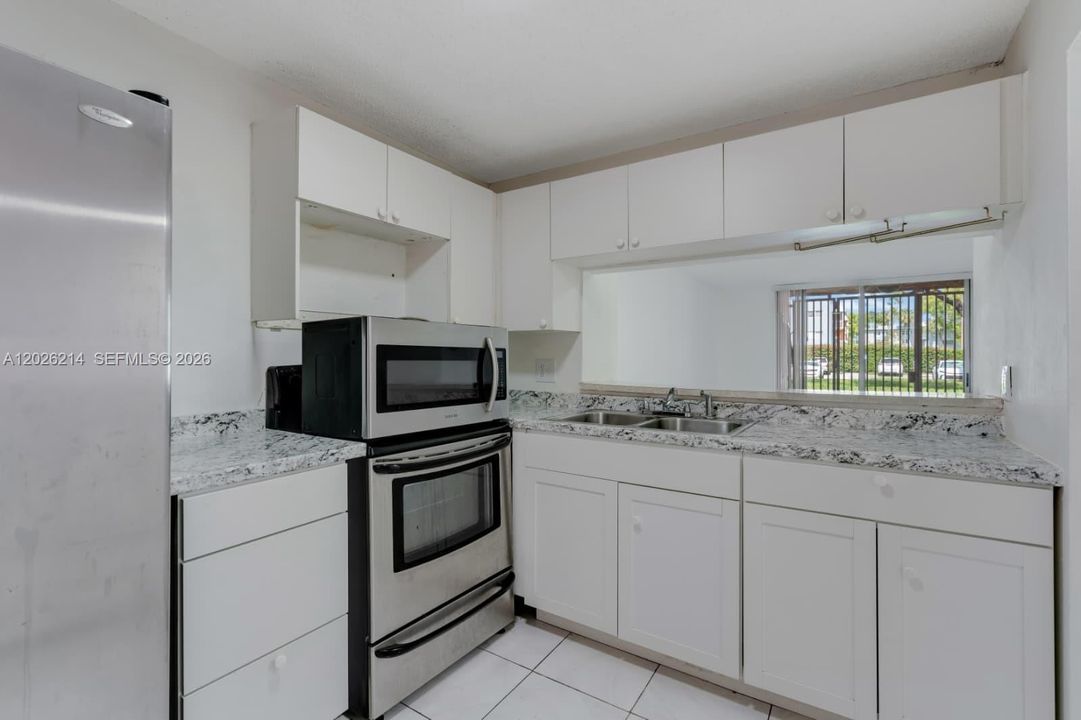 В аренду: $1,980 (2 спален, 2 ванн, 800 Квадратных фут)