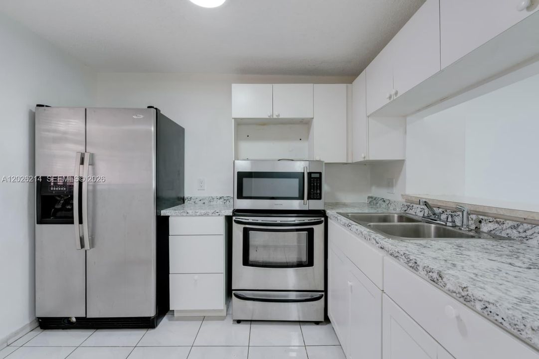 В аренду: $1,980 (2 спален, 2 ванн, 800 Квадратных фут)