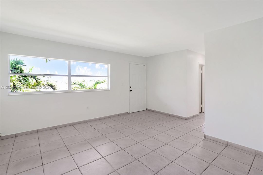 В аренду: $2,200 (2 спален, 2 ванн, 856 Квадратных фут)