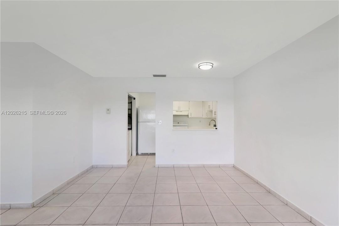 В аренду: $2,200 (2 спален, 2 ванн, 856 Квадратных фут)