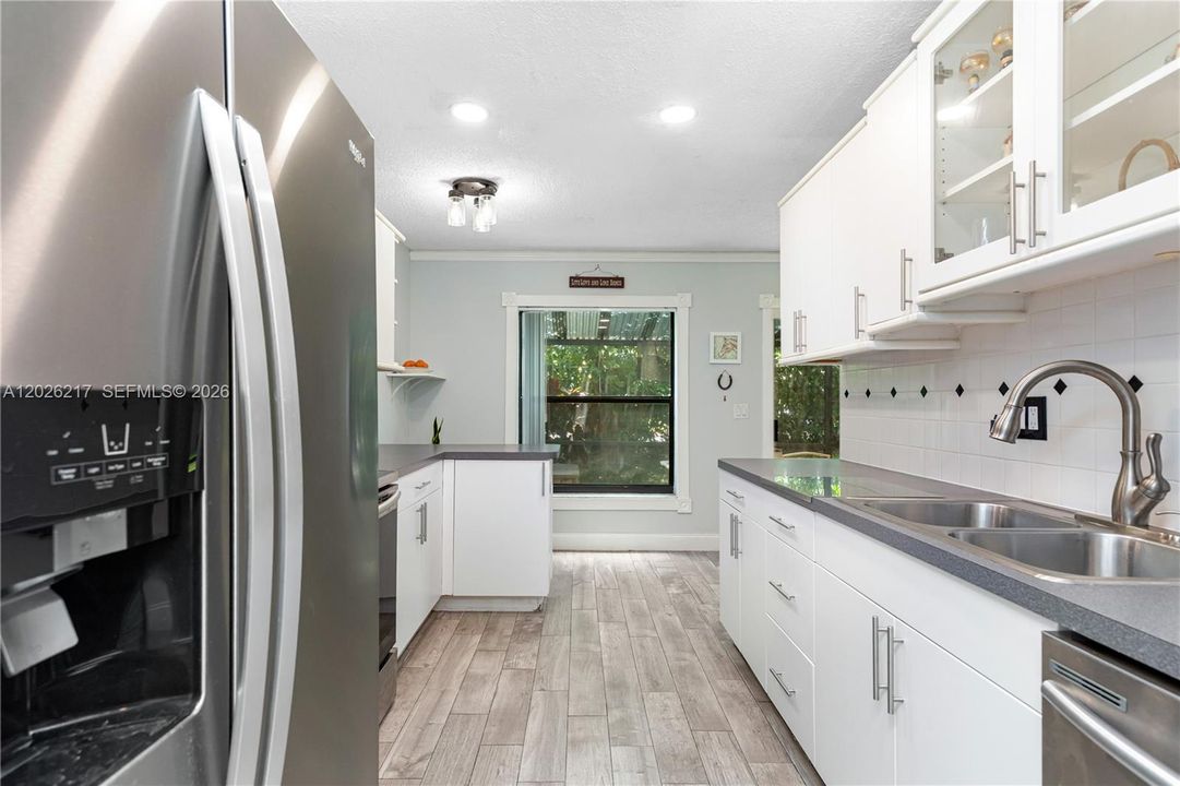 For Sale: $334,995 (3 beds, 2 baths, 1444 Square Feet)