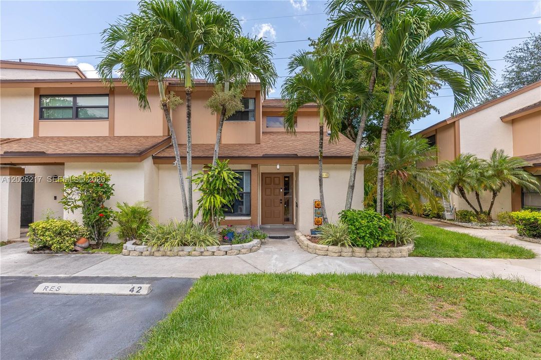 For Sale: $334,995 (3 beds, 2 baths, 1444 Square Feet)