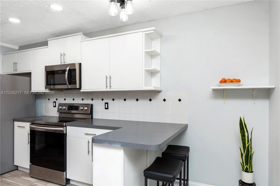 For Sale: $334,995 (3 beds, 2 baths, 1444 Square Feet)