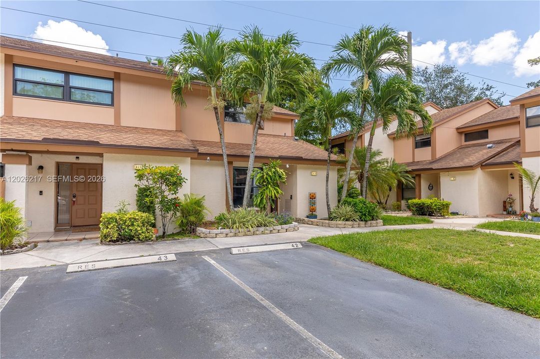For Sale: $334,995 (3 beds, 2 baths, 1444 Square Feet)
