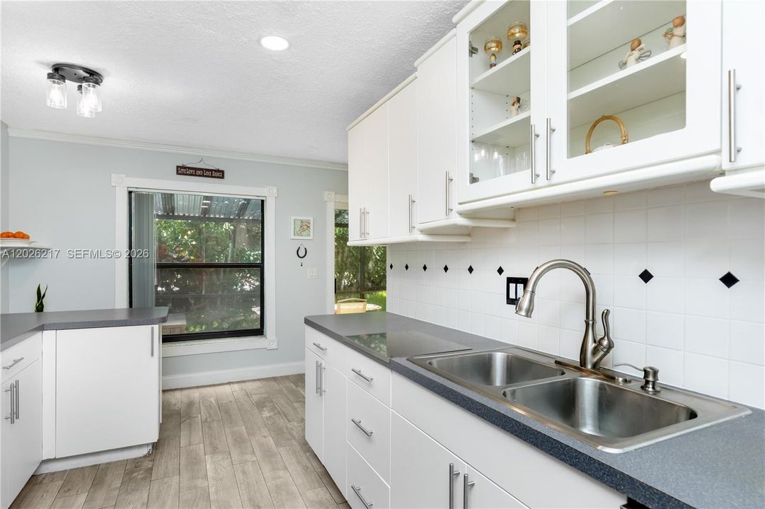 For Sale: $334,995 (3 beds, 2 baths, 1444 Square Feet)